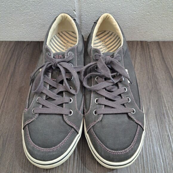 Taos Moc Star Canvas Sneakers Womens Size 9.5 Gray Casual Low Top MST-13482A - Picture 2 of 7